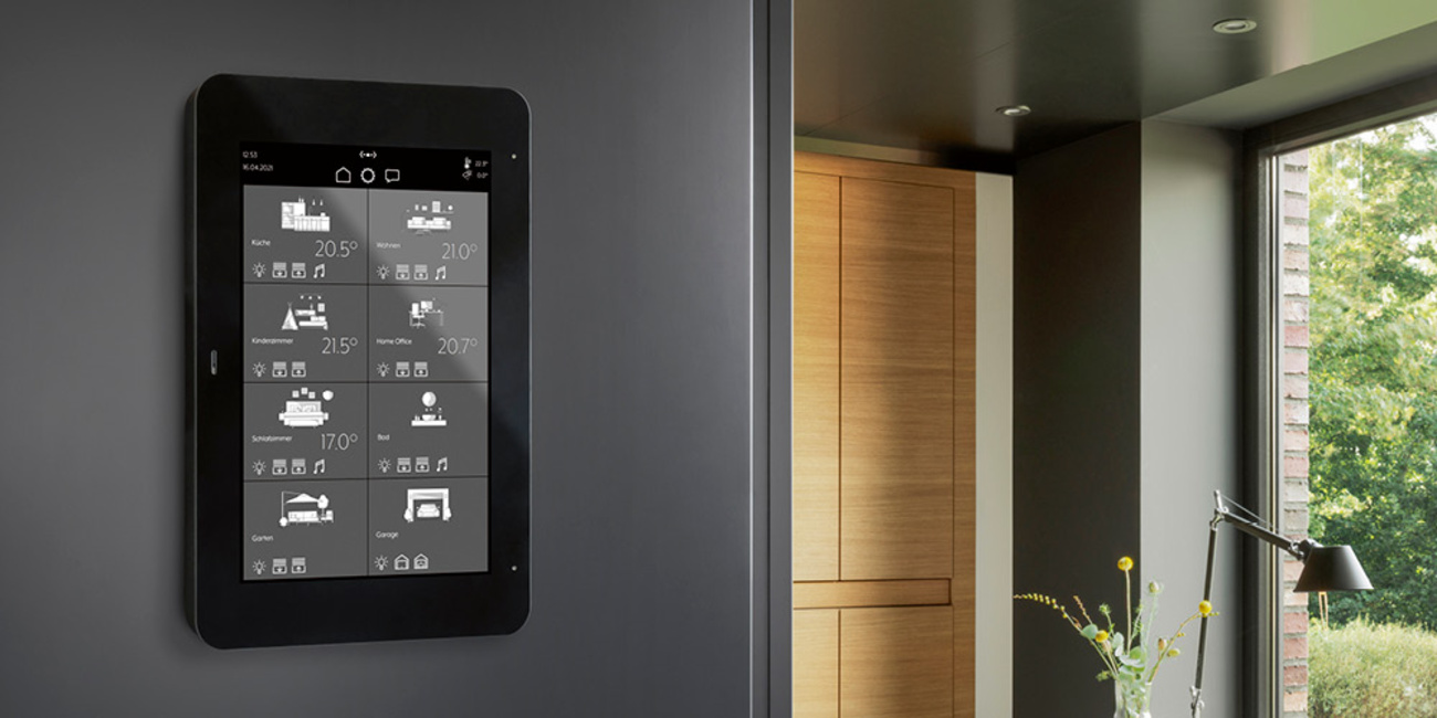 JUNG Smart Panel 8 bei AH Elektro GmbH in Merseburg