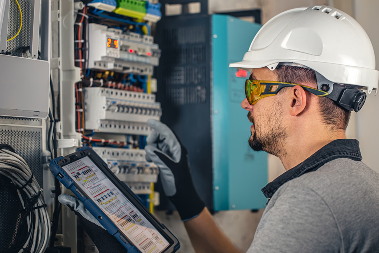 Industrie und Gewerbe bei AH Elektro GmbH in Merseburg